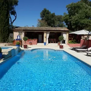 Bed & Breakfast Mas Les Vieux Chenes Lambesc
